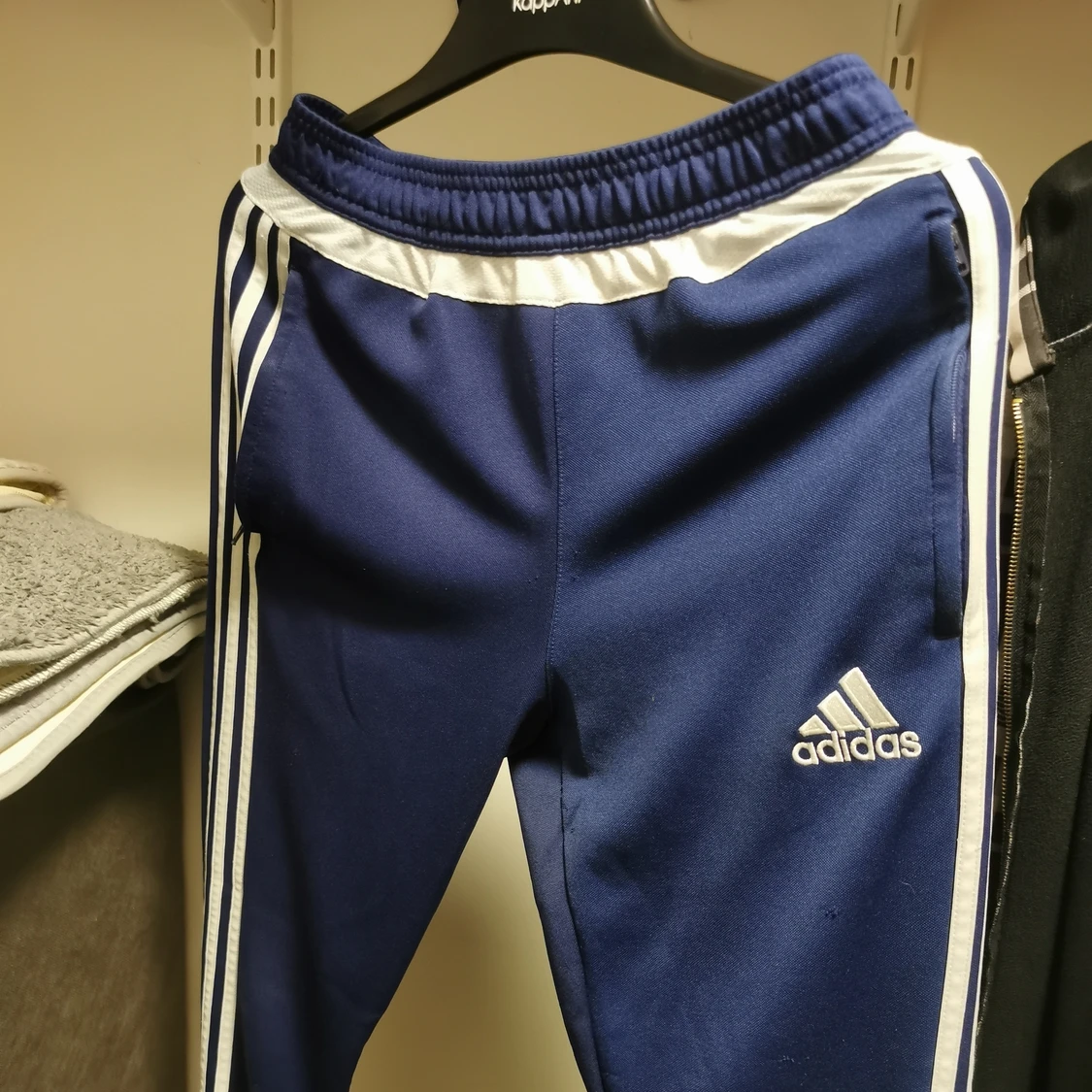 Blåa Adidas byxor