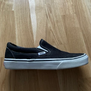 Vans - Ett par simpla svarta vans helt enkelt!👍