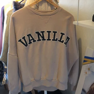 Oversize sweatshirt - Storlek M, på mig som är XS sitter den oversized.