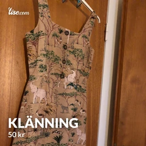 Klänning i Storlek xs  - En fin klänning som jag har använt ett par gånger. Och säljer den för 50kr