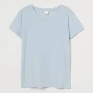 En blå t-shirt från hm. Jätte skön och bekväm. Oanvänd.