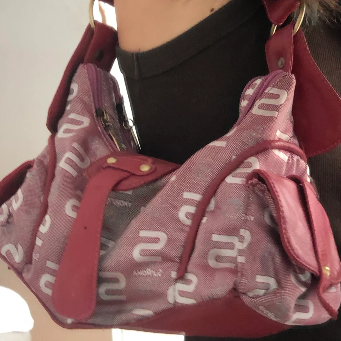 Röd handväska - 90