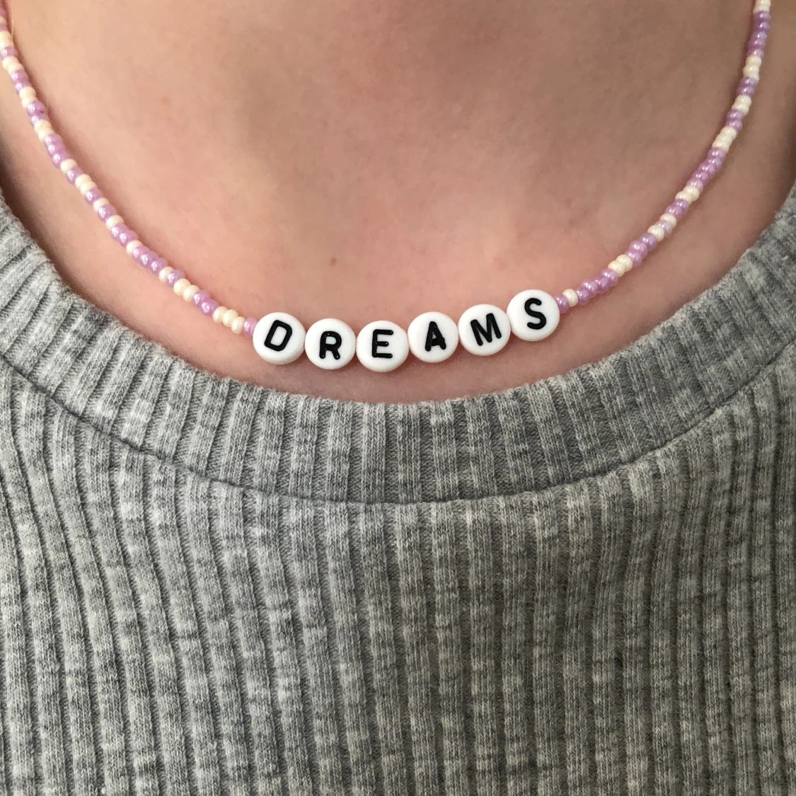 ✨Ett halsband med texten dreams✨ - 91