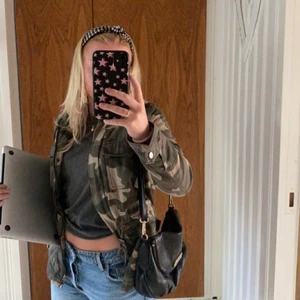 Svin snygg jacka!  - Svin snygg jacka. Storlek 38 jag har vanligtvis 36 💞💞💞💓