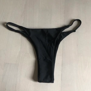 Bikinitrosor från SHEIN tillsalu🖤  - Oanvända bikinitrostor från SHEIN tillsalu! Stl: S, köparen står för frakten! 