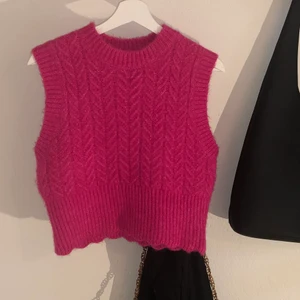 Zara väst  - Skitsnygg väst från Zara som tyvärr aldrig kommer till användning. Storlek S