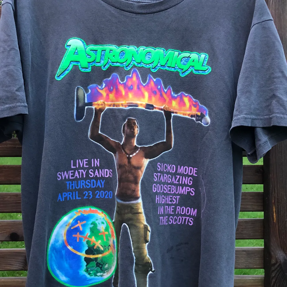Astronomical T-Shirt fr Travis Scott - Cactus Jack Använd Fåtal gånger . T-paidat.