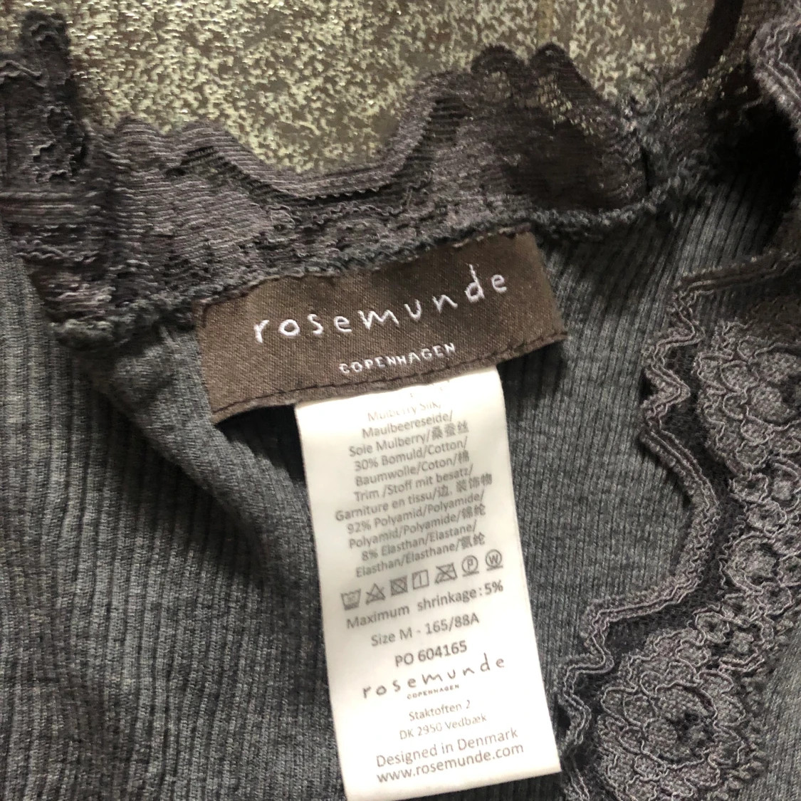 Topp rosemunde askgrå storlek M  - 91