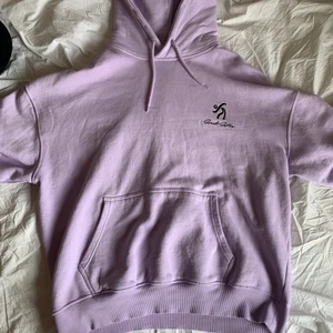 Hoodie - Från junkyard, knappt andvänd, ksk 5 ggr, najs färg, strl M