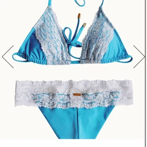 Elsa and rose bikini - Säljer nu denna oanvända bikini från Elsa and Rose pga att jag råkade beställa flera stycken! Den sitter så så snyggt! Toppen är i storlek XS och underdelen i S! Originalpris 299 kr för toppen och 299 kr för underdelen! 💕 Skriv privat för intresse eller fler bilder!💕Frakt ingår!