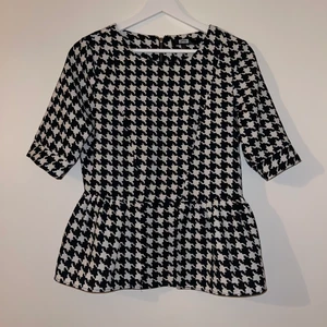 Topp  - Använd 1 gång stolrek M från bikbok 