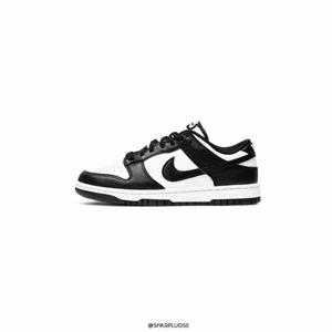 Nike dunk low black white - Hej! Har en del Nike dunks. Samtliga par är helt nya i sin original förpackning. Jag har alla storlekar mellan 36-40. 