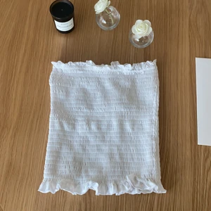 Vit topp  - Vit topp i storlek XS. Aldrig använd 