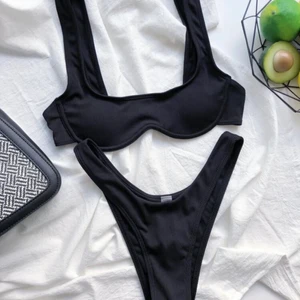 Bikini  - Säljer denna as coola bikinin då den inte passade mig‼️ storlek s, och köpt för 109 kr men säljer för 60+ frakt💖 helt oanvänd och i väldigt bra skick. ‼️Andra bilden är lånad‼️