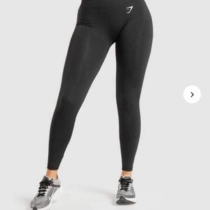 intressekoll - har ett par av dessa populära tightsen från gymshark som inte används. Det är vital seamless serien och de är nästan helt oanvända så i nyskick!
