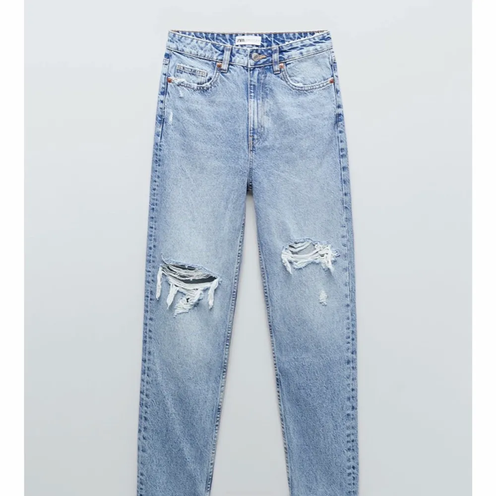 Snygga jeans från zara, endast testade. Nypris 359. Skicka pm för fler bilder 🌸🍦. Jeans & Byxor.