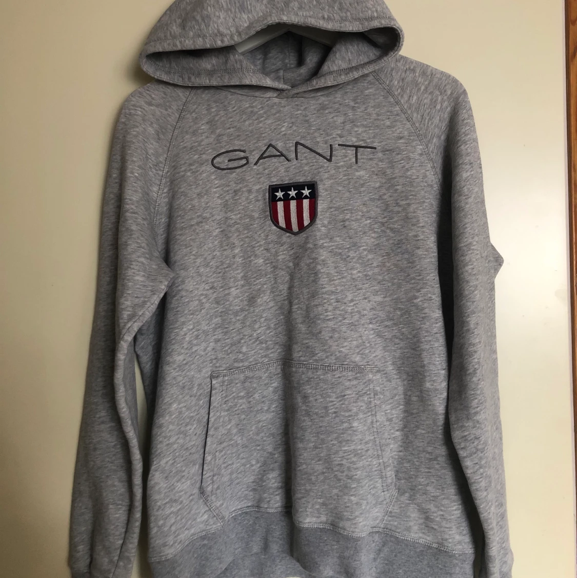 Hoddie från Gant, storlek 16 years