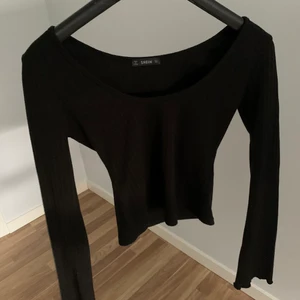 Tröja  - Säljer en tröja från Shein! Storlek L, passar än som är s/m 