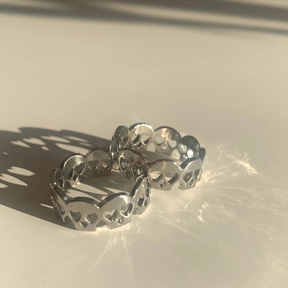 SĂ„ cool ring! 122 ink fraktđ€. Accessoarer.
