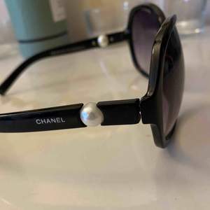 Fake Chanel solglasögon 