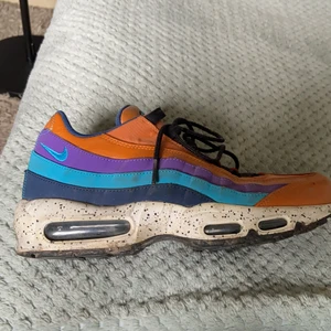 Fräscha 95:or som inte är min stil längre!  - Köptes för 1600kr