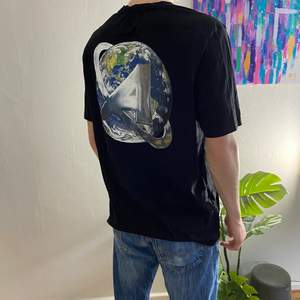 Arigato T-shirt i ny skick, Storlek: M. Pris: 250 exklusive frakt