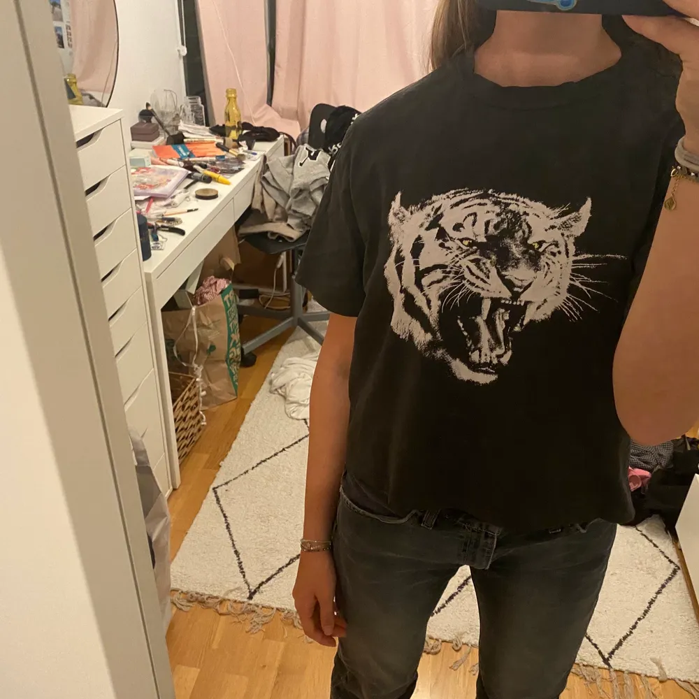 Superfin tshirt från NA-KD💕 väldigt fint skick!! . T-shirts.