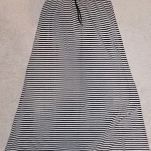 Långkjol från Bikbok - Storlek S, men lite stor i storleken. 