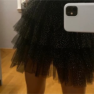 Kjol - Sjukt fin kjol köpt här på plick. Jätte fint skick och inga skador. Passar XS-S. 