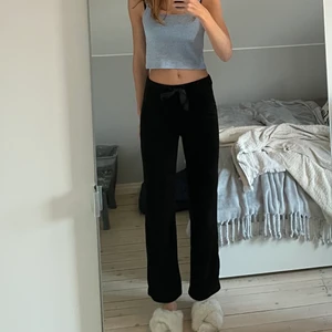 Svarta mjukisbyxor - Svarta mjukisbyxor från Lindex. Endast använda ett fåtal gånger. Storlek xs