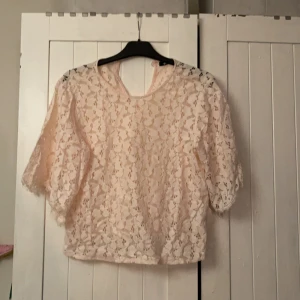 Blus  - Ginatricot blus i strl 38