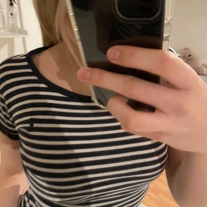 Ralph lauren  - Randig ralph lauren tröja , inte riktigt min stil men jätte fin strl S