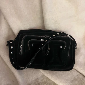 Nunoo väska  - Bra skick! Säljs då den knappt använda längre. 