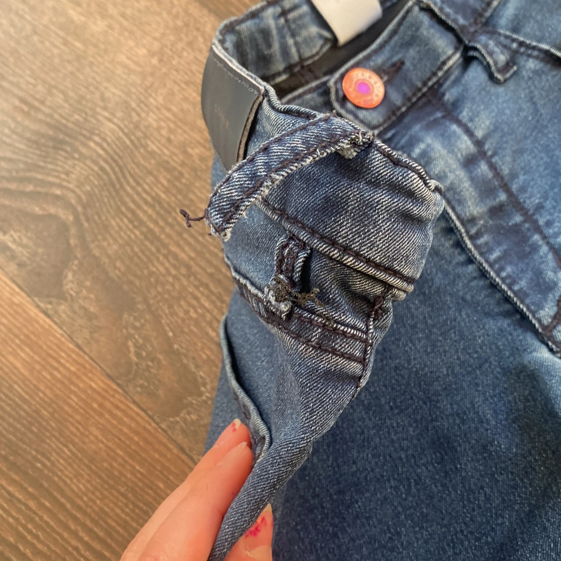 Ett par jeans och ett skärp - 90