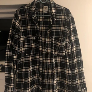 Rutig overshirt - Säljer denna rutiga overshirt då den inte kommer till användning