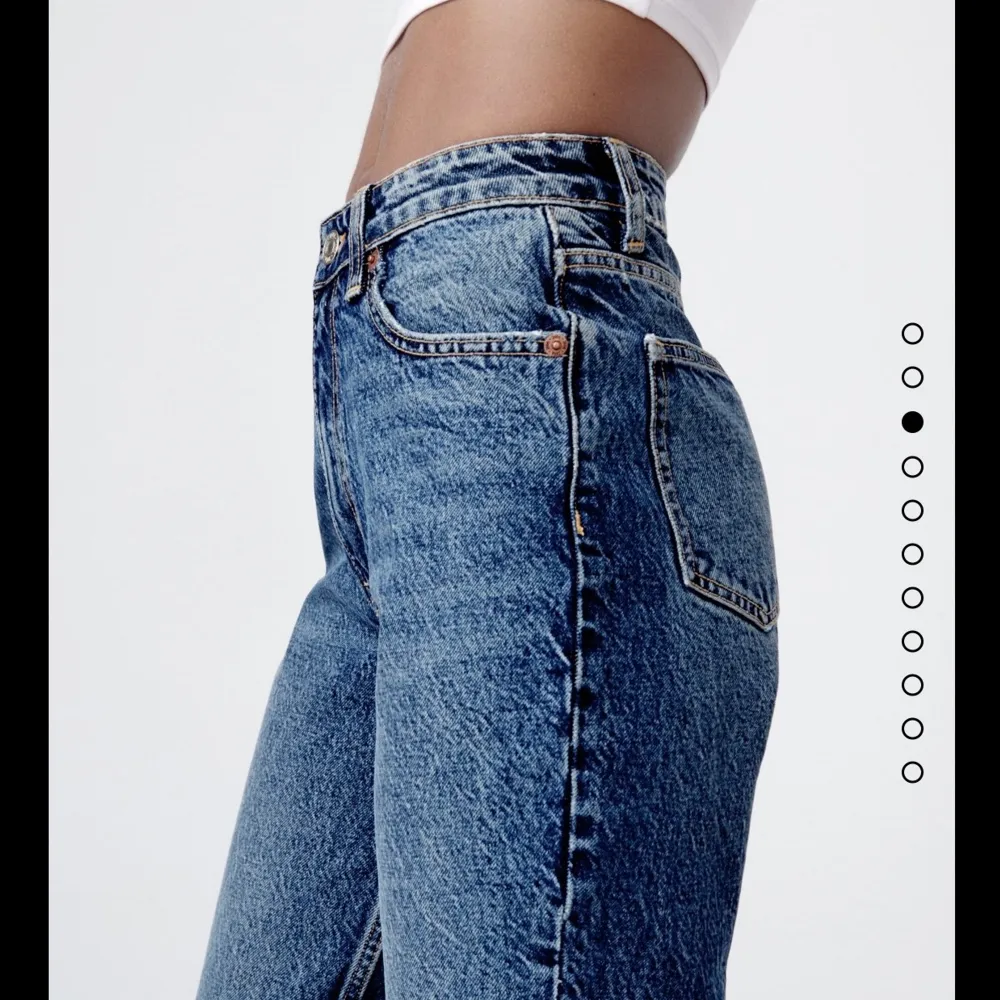 Snygga zara jeans i st 36, använda 1 gång. Säljes då de är för små på mig. Lånade bilder, skickar självklart egna bilder om intresse finns. . Jeans & Byxor.
