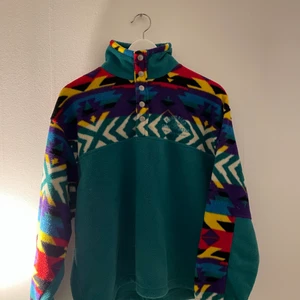 Vintage fleece - Säljer denna asfeta fleece pga används ej, står ej storlek men skulle säga S/M