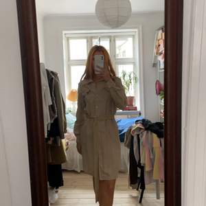 Vintage dress/ shirt with belt🤍 fits 36