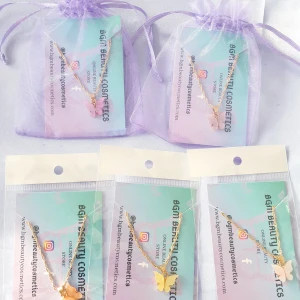 Fjäril Halsband  - Nickelfritt vintage fjäril Halsband, finns I mörk och ljus lila, gul, orange, ljus rosa. 45kr/st. Frakt 11kr. Skicka alltid bild på paketet innan jag posta. 