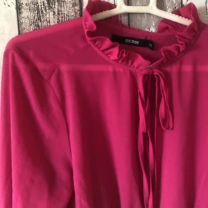 Rosa topp - En rosa topp ifrån bikbok i stl XS och Aldrig använd.. köpare står för frakt