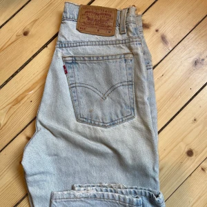 Levi’s vintage light wash - Köpte dessa från Philippa Parnevik men dem var för små för mig. Gylfen har tyvärr gått sönder men dem går att lämna in för att få fixade. 