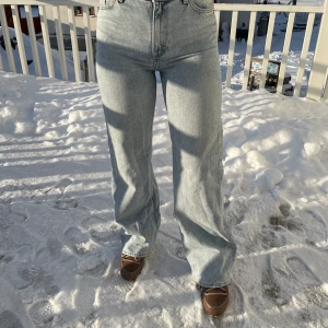 Monki Jenas oanvända  -  Super fina jeans från monkey endast testade ordinarie pris 500 kr 