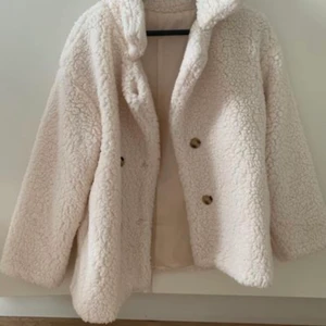 PÄLSJACKA - Storlek M 