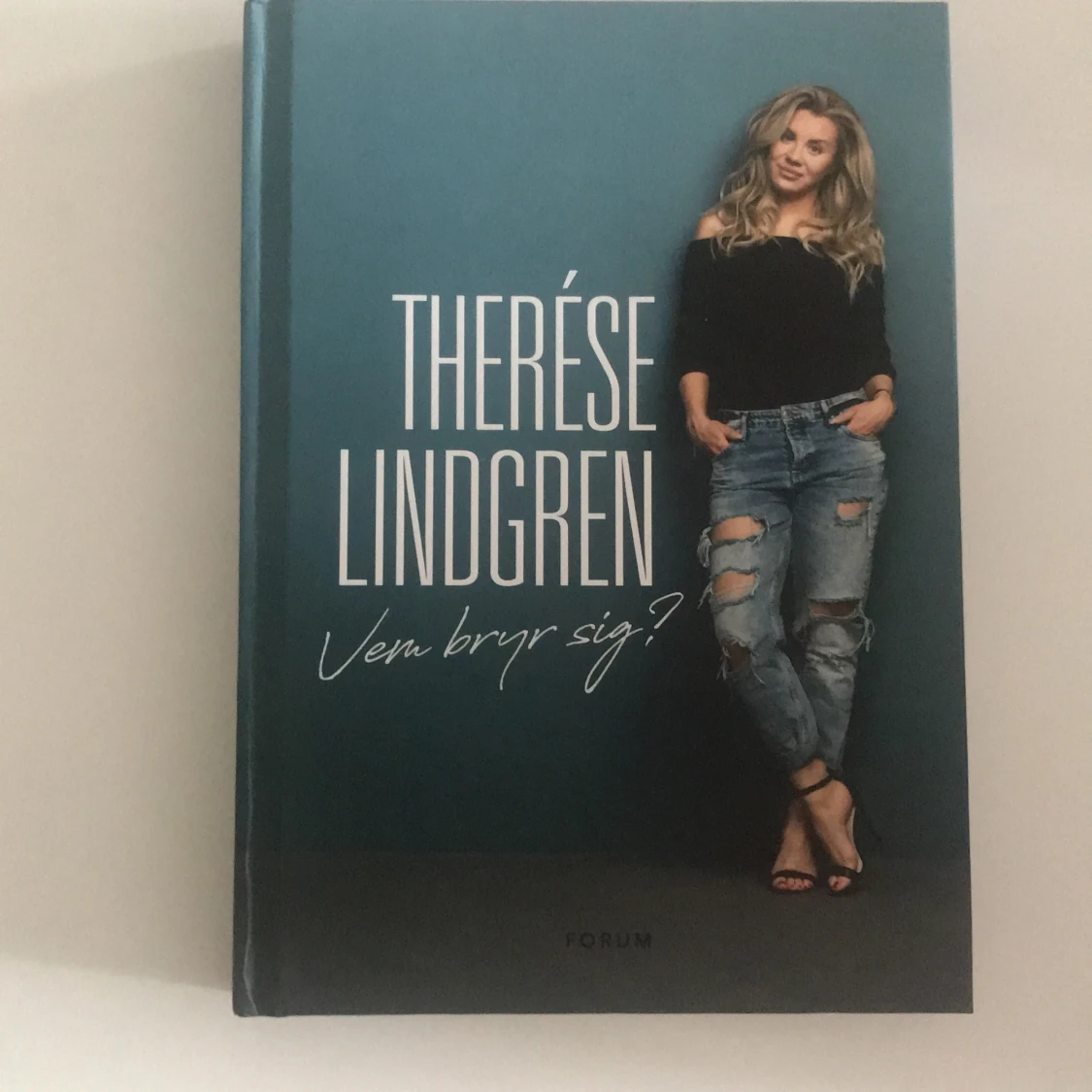 Vem bryr sig? Signerat ex✨