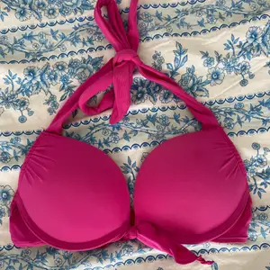 Rosa bikini topp, har haft den länge men aldrig använt den. Storlek: 70 A