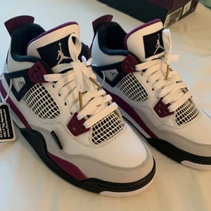 Helt sprillans nya Air jordan 4 PSG i storlek 37.5 🔥 -  Helt sprillans nya Air jordan 4 PSG i storlek 37.5 🔥 säljer pga att de var för små, beställda ifrån kicks crew så de är äkta ☺️  finns orderbevis💞