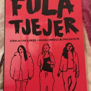 Fula Tjejer - En bok i nyskick! Jag fick den i födelsedagspresent men hade tyvärr redan en likadan. Köpt på akademibokhandeln. Perfekt nu till sommaren när man behöver något att göra