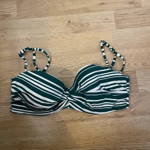 Bikini top  - 34 C, i fint skick 