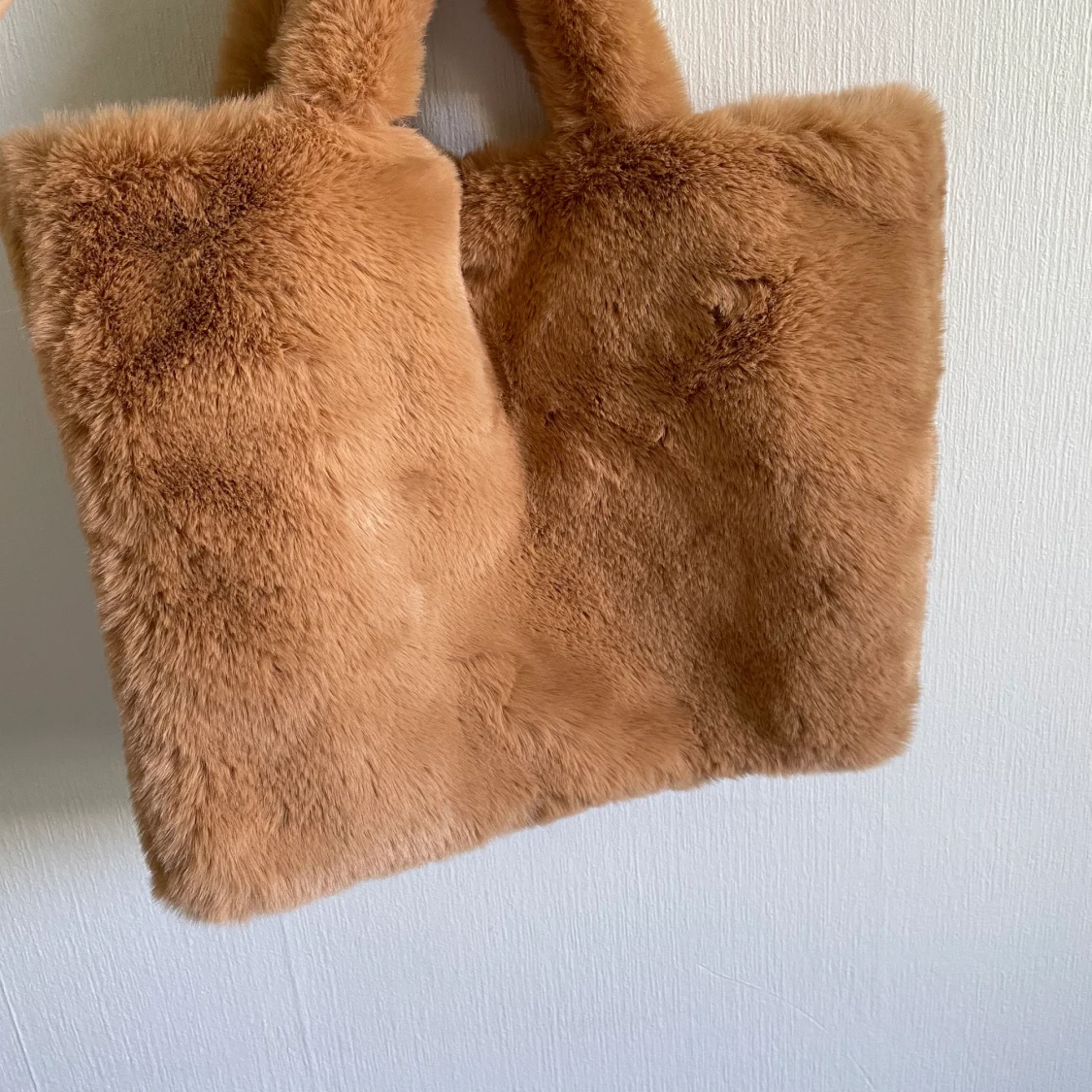 Fluffig Brun Väska - 91