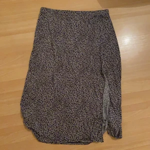 Kjol - Fin kjol från Gina som jag aldrig använder längre, skriv privat för fler bilder 💖 nypris 249